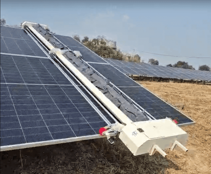ヤヴァトマール、クプティ – 14 MW - Tayproによるソーラーパネル洗浄ロボット設置プロジェクト