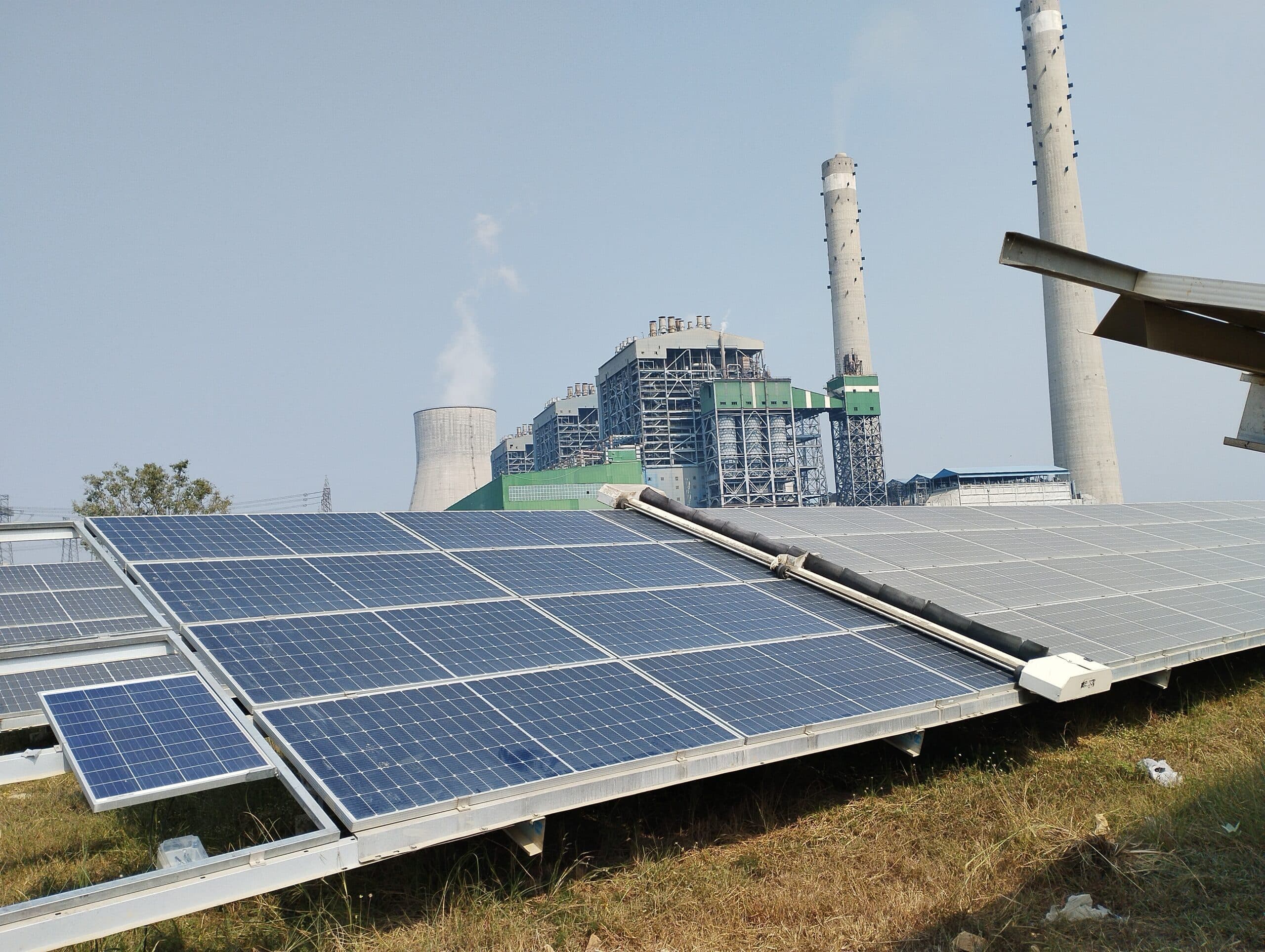 Top 15 Solar Power Plants In India — solar panel cleaning robot article | Taypro