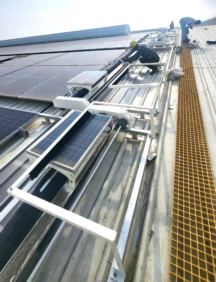 हरिवंश - नागपुर - 0.7 MW - Taypro द्वारा सोलर पैनल क्लीनिंग रोबोट इंस्टॉलेशन प्रोजेक्ट