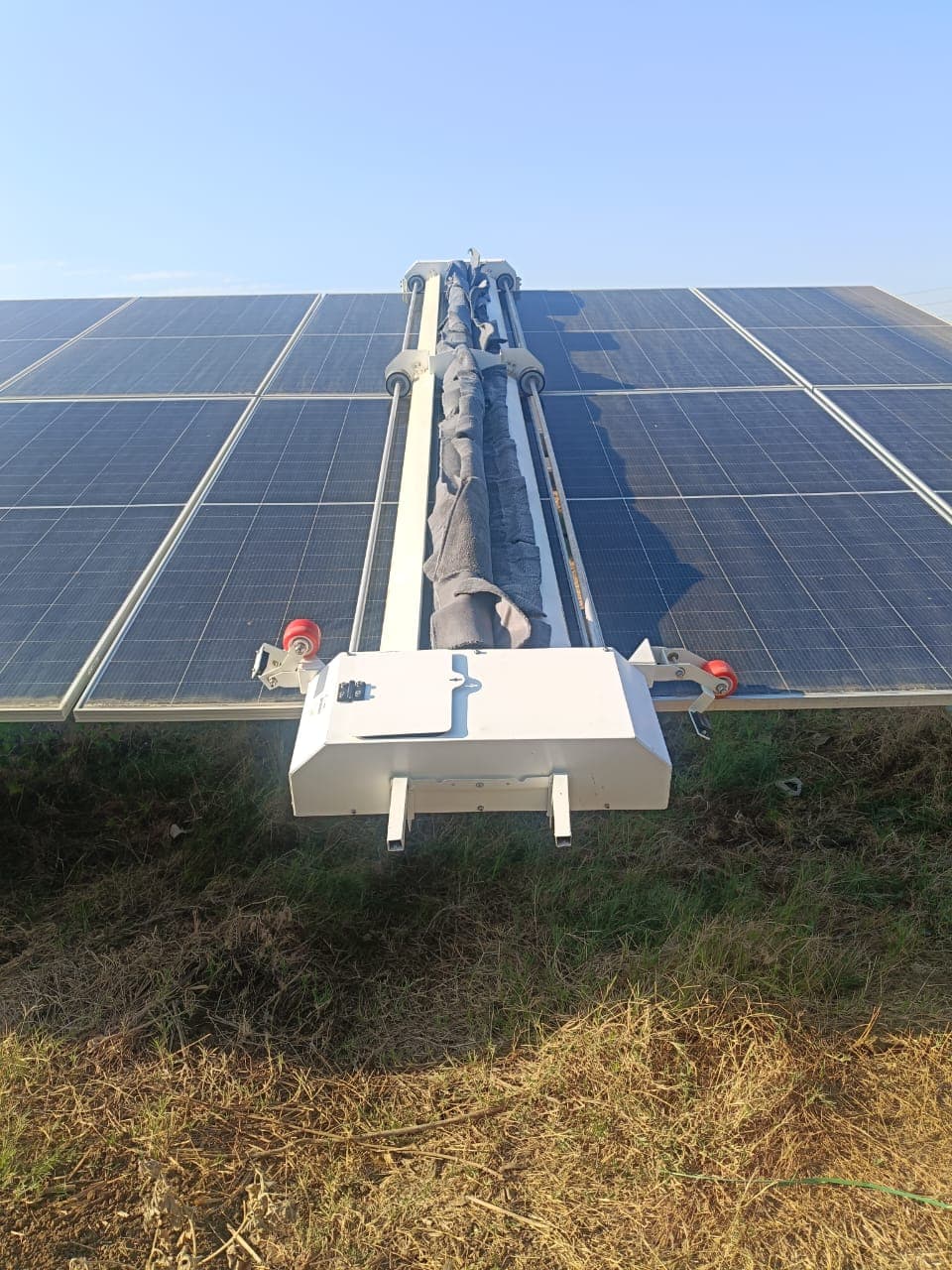 চন্দ্রপুর MH – ০.২৪ MW - Taypro-এর সোলার প্যানেল ক্লিনিং রোবট ইনস্টলেশন প্রকল্প