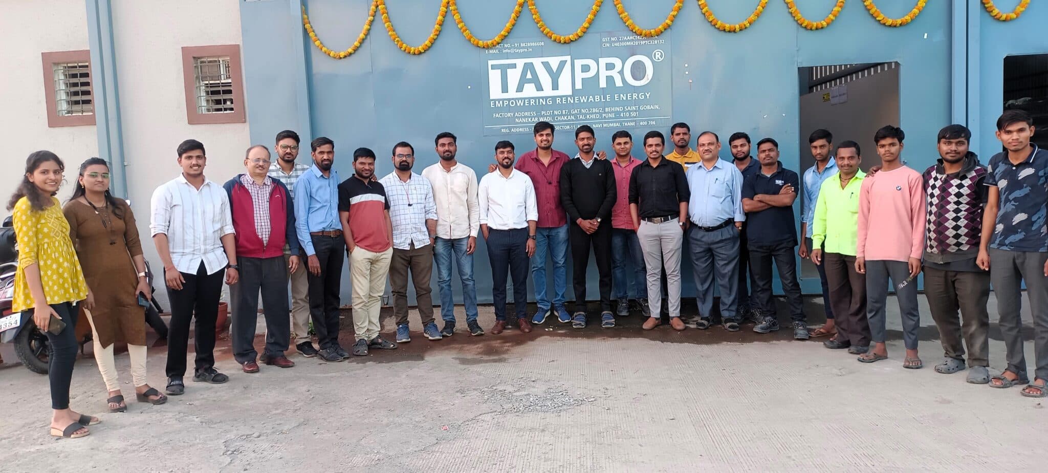 Cost-Benefit Analysis of Solar Panel Cleaning Services in India