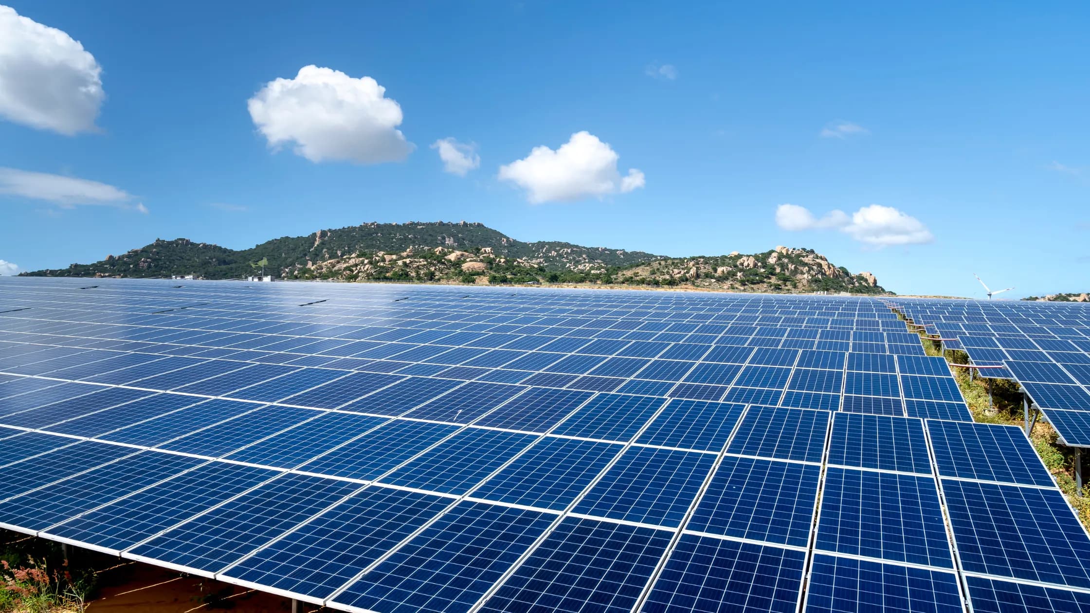 5 Signs Your Solar Plant Needs Automated Cleaning Before Revenue Starts Dropping
