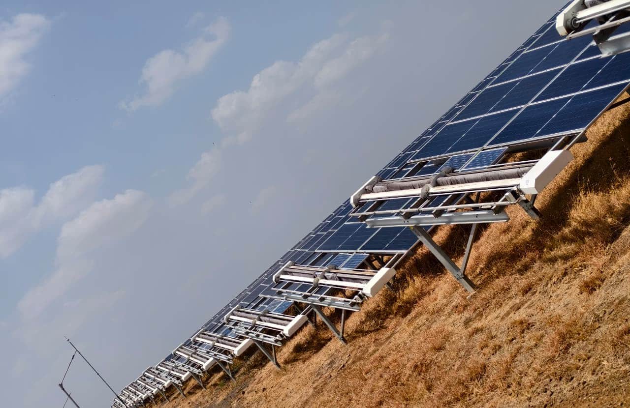 ラジャスタン州チャヤン:150 MW ラジャスタン州チャヤン:150 MW、太陽光パネル清掃ロボットプロジェクト、150 MW、ラジャスタン、地上設置型、自動ロボット25台